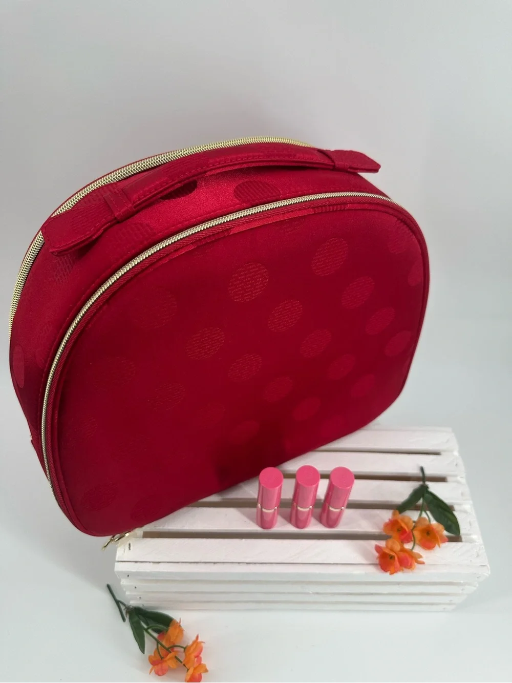 Estee Lauder set includes